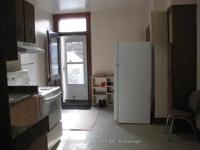 759 Gerrard Street E Main Fl, Toronto, On M4m 1y5