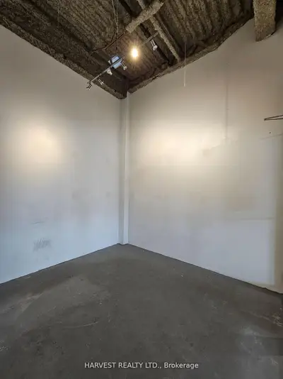 8 Glen Watford Drive M8, Toronto, On M1s 2c1
