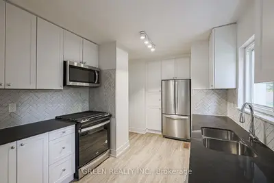 2041 Victoria Park Avenue 08, Toronto E04, On M1r 1v4