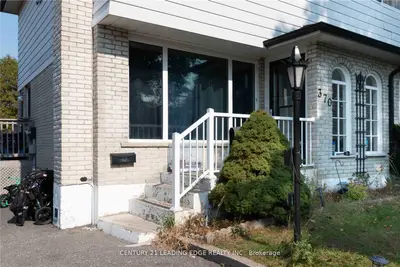 370 Durham Court, Oshawa, On L1j 1w9