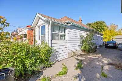 18 Glasgow Avenue, Toronto, On M1k 1c1