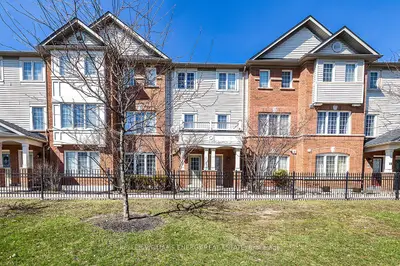1790 Finch Avenue 16, Pickering, On L1v 0a1