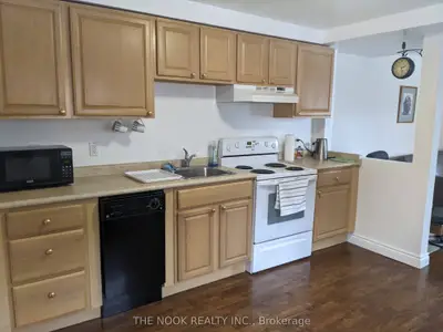 44 Lincoln Street 3, Ajax, On L1s 6c9