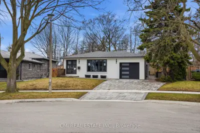 23 Logstone Crescent, Toronto, On M1e 4m2