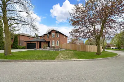 27 Clovelly Drive, Whitby, On L1n 7a7