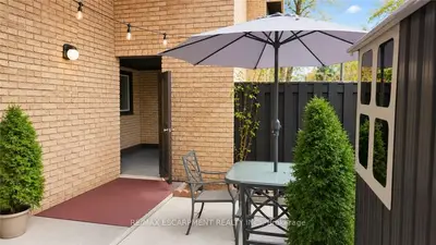 110 Ling Road 7, Toronto, On M1e 4v9