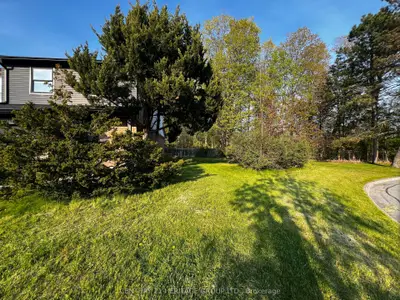 1133 Trowbridge Court, Oshawa, On L1g 7h1