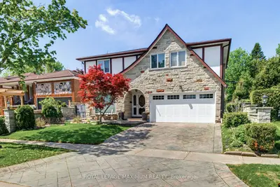 124 Nortonville Drive, Toronto E05, On M1g 2t8