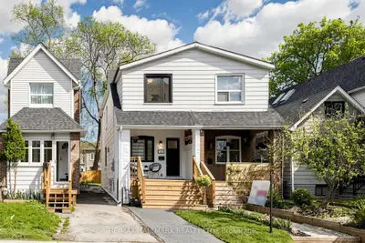 15 Eastdale Avenue, Toronto E03, On M4c 4z8