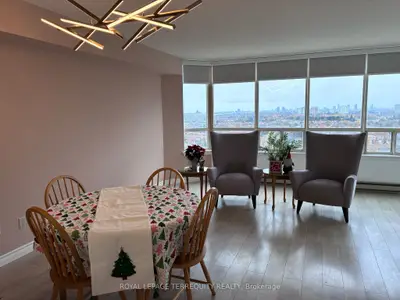 150 Alton Towers Circle 1513, Toronto E07, On M1v 4x7