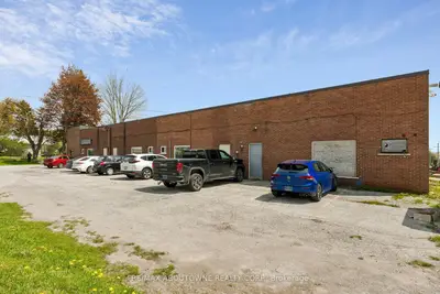 1719 Charles Street, Whitby, On L1n 1c3