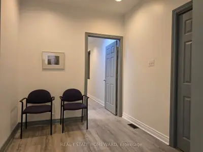 253 Danforth Avenue 100b, Toronto, On M4k 1n2