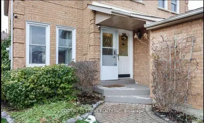 112 Fernbank Place, Whitby, On L1r 1t2