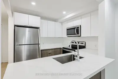 100 Liberty Street N 18a, Clarington, On L1c 2m1