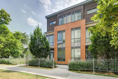 215 Bonis Avenue Th19, Toronto E05, On M1t 3w6