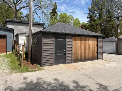 107r Woodfield Road, Toronto E01, On M4l 2w5
