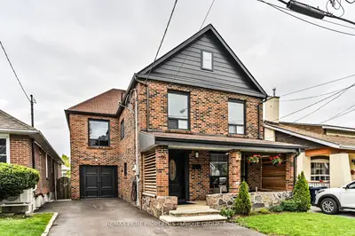 16 Eastwood Avenue, Toronto E06, On M1n 3g9