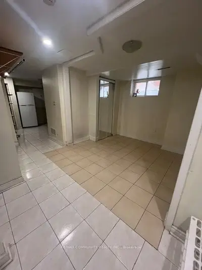39 Briarglen Court Basement, Toronto E05, On M1w 3z8