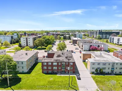 300 Montrave Avenue, Oshawa, On L1j 4s2