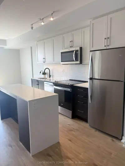 201 Brock Street S 408, Whitby, On L1n 0p8