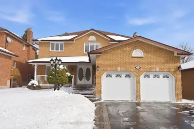 79 Elizabeth Street, Oshawa, On L1j 8h3