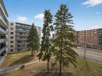 275 Wentworth Street W 716, Oshawa, On L1j 1n1