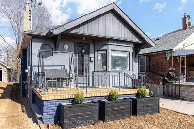 1105 Greenwood Avenue, Toronto, On M4j 4e5