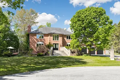 12 Bunting Court, Ajax, On L1t 3s5