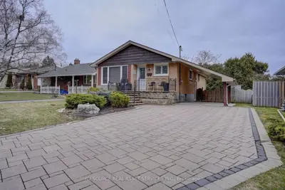 1051 Willowdale Avenue Main Fl, Oshawa, On L1h 1w7