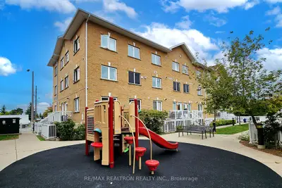 1795 Markham Road 106, Toronto, On M1b 2z7