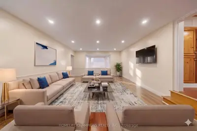 44 Marydon Crescent, Toronto, On M1s 2h1