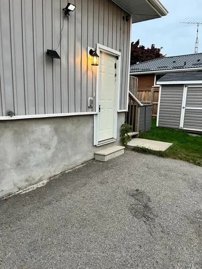 1215 King Street E Lower, Oshawa, On L1h 1h6