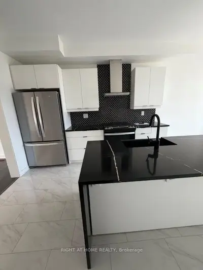 11 Frank Lloyd Wright Street, Whitby, On L1n 0n9
