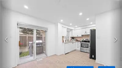435 Middlefield Road 42, Toronto, On M1s 5w1