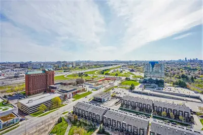 181 Village Green Square 2216, Toronto E07, On M1s 0k6