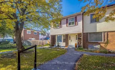 Condo Townhouse in Toronto