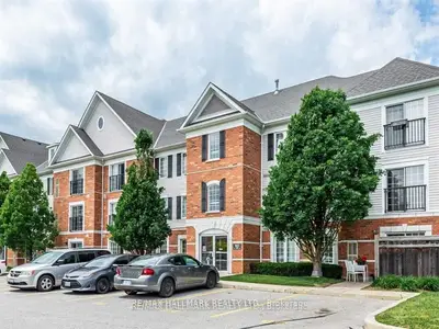 90 Aspen Springs Drive W 204, Clarington, On L1c 5n3