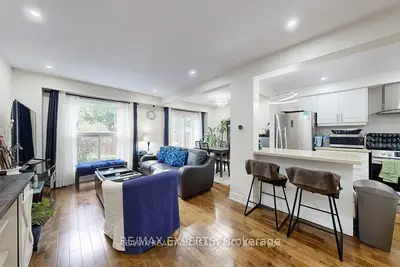 30 W Dundalk Drive 44, Toronto, On M1p 2w5