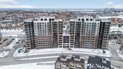 Condo Apartment in Clarington