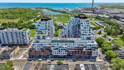 Condo Apartment in Toronto