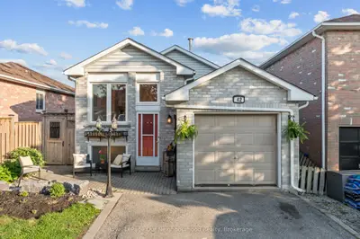 42 Glanville Crescent, Clarington, On L1c 4l7