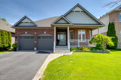 Detached in Scugog