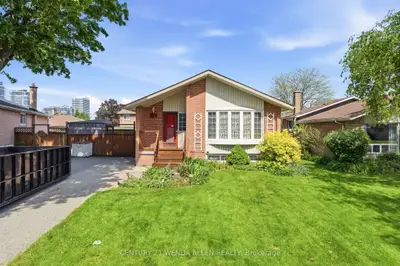 Detached in Pickering