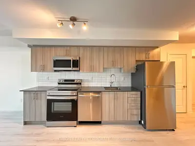 Condo Apartment in Pickering