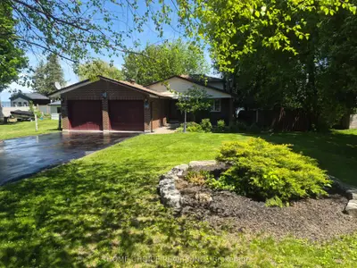 Detached in Scugog