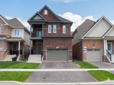 Detached in Oshawa