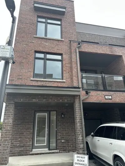 Common Element Condo in Pickering