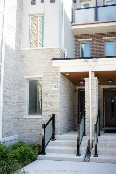 Condo Townhouse in Pickering