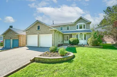 Detached in Whitby