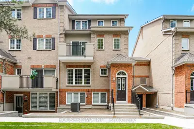 Condo Townhouse in Pickering